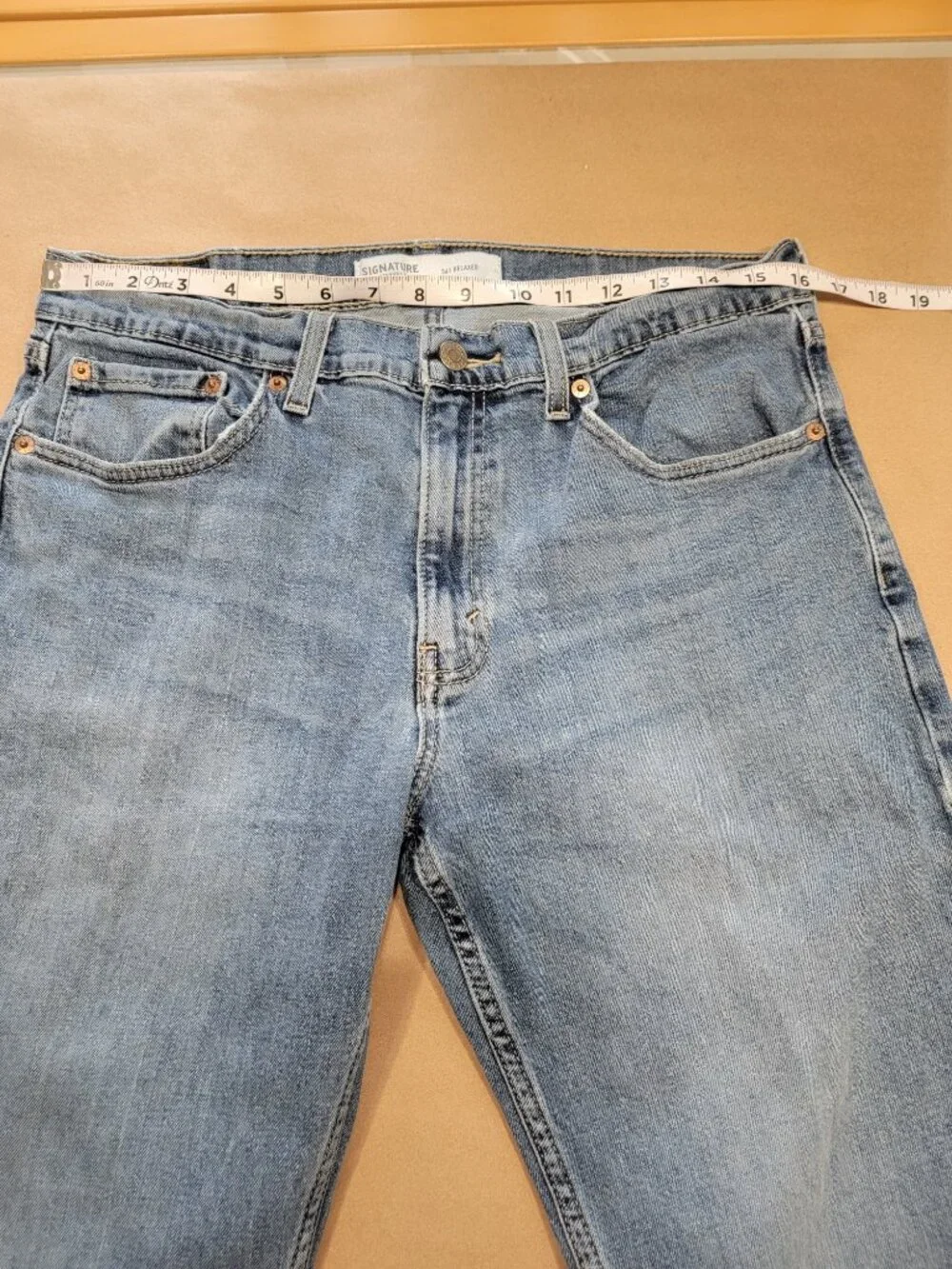 Levis levi signature
